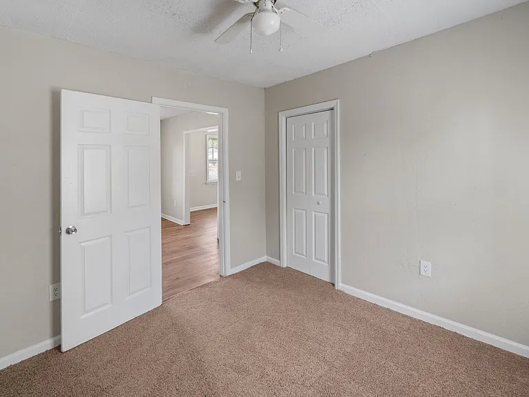 132 Jenks St — Photo 24