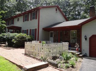 45 Suddard Ln, Scituate, RI 02857