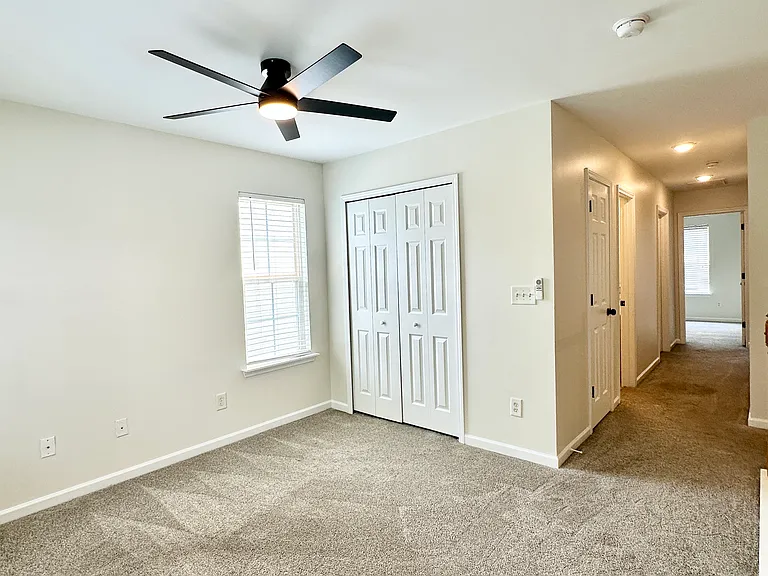 627 Rock Lake Gln — Photo 16
