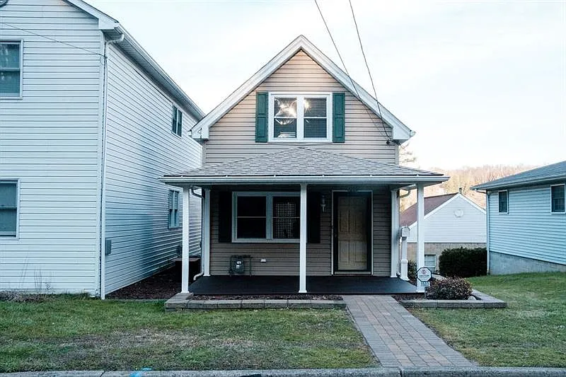 1503 Summit St photo 1