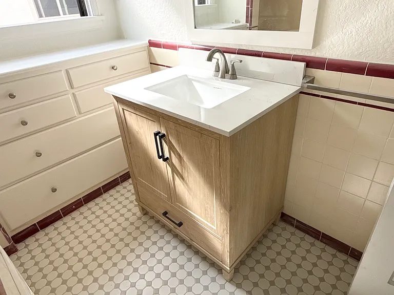 15 Loma Ave #17 — Photo 8