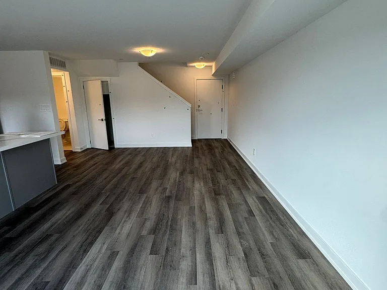 35 Romilly Ave #6 — Photo 11