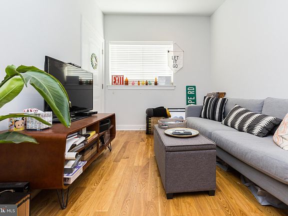 2nd image of 2427 Frankford Ave #3