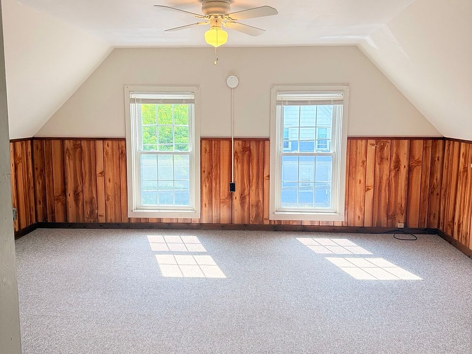 1st image of 127 Hanover St #4