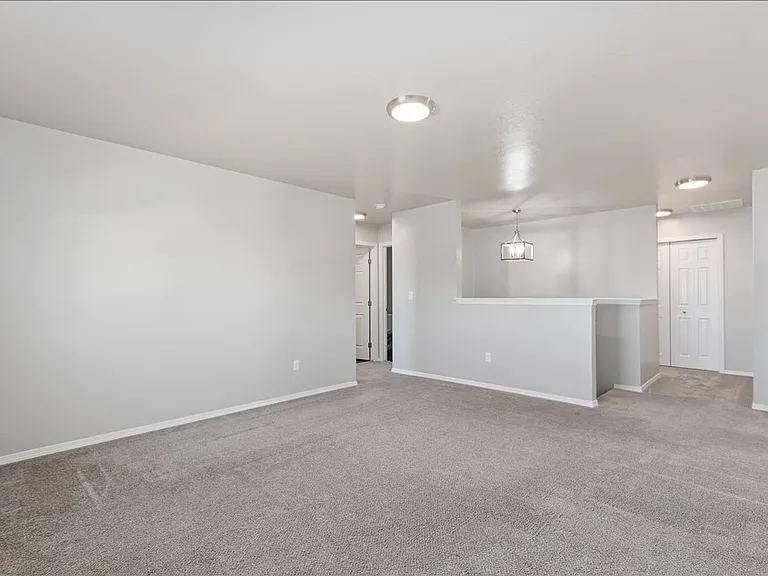2044 Kodiak St — Photo 55