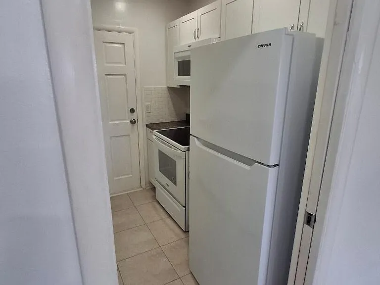 1250 E Sample Rd #303 — Photo 8