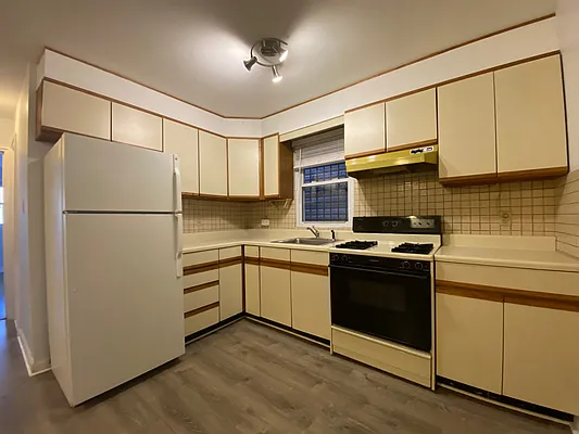 Rented by Compass | media 21