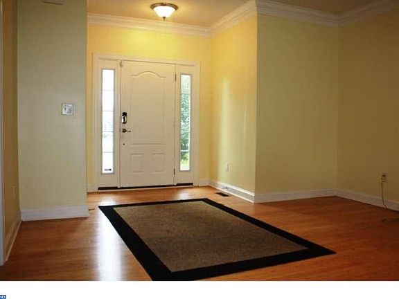 4th image of 8451 Bonett Dr
