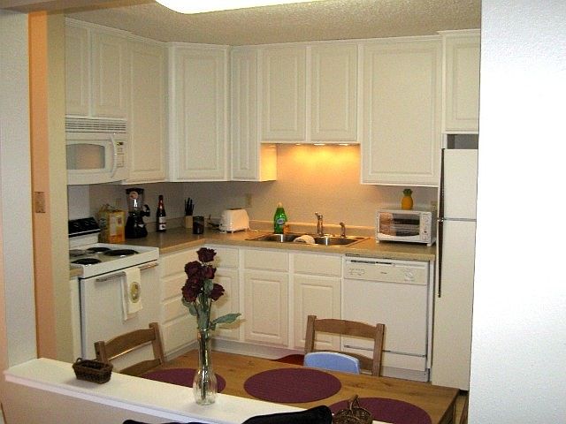 2nd image of 431 E Colorado Blvd APT 8