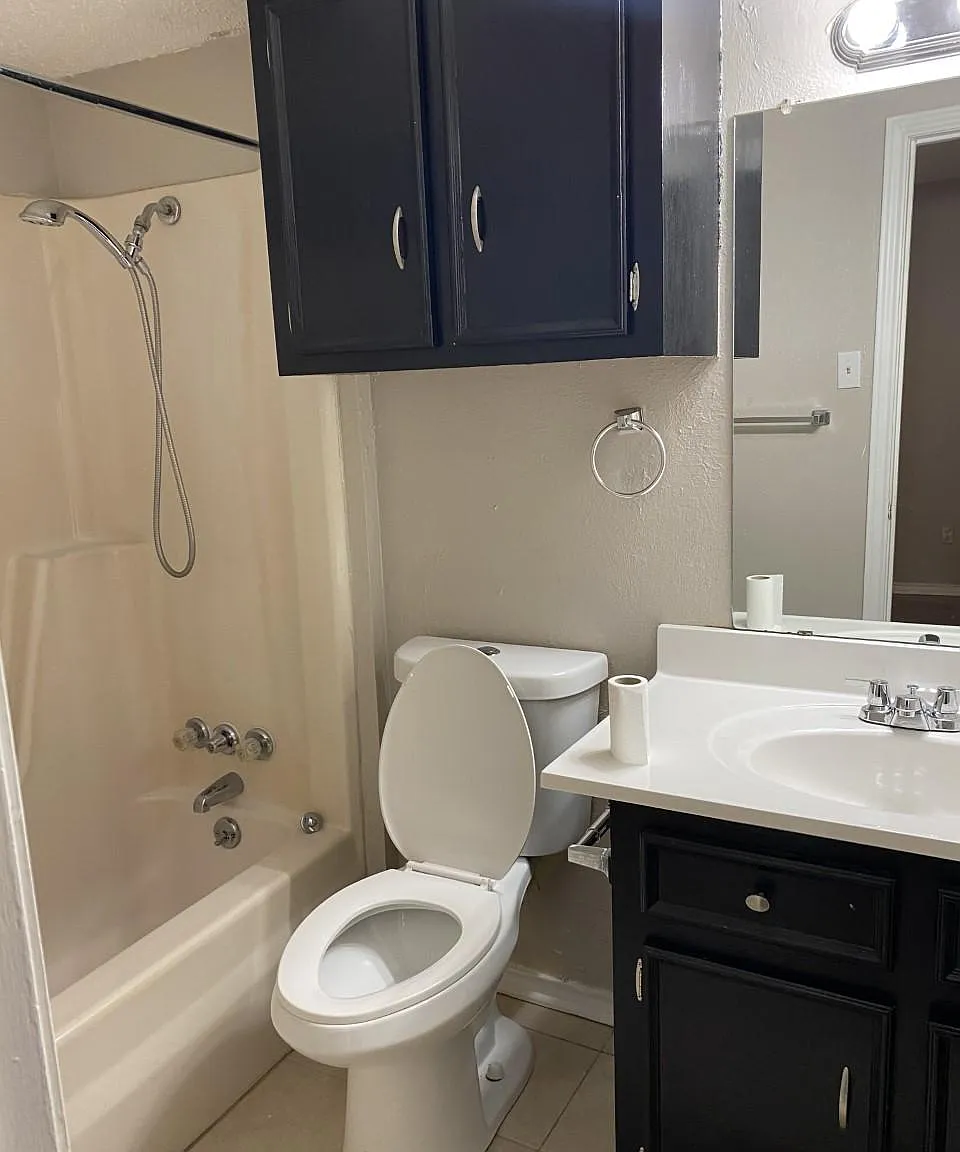 3 bed, 1103 sqft, $1,800 — Photo 3