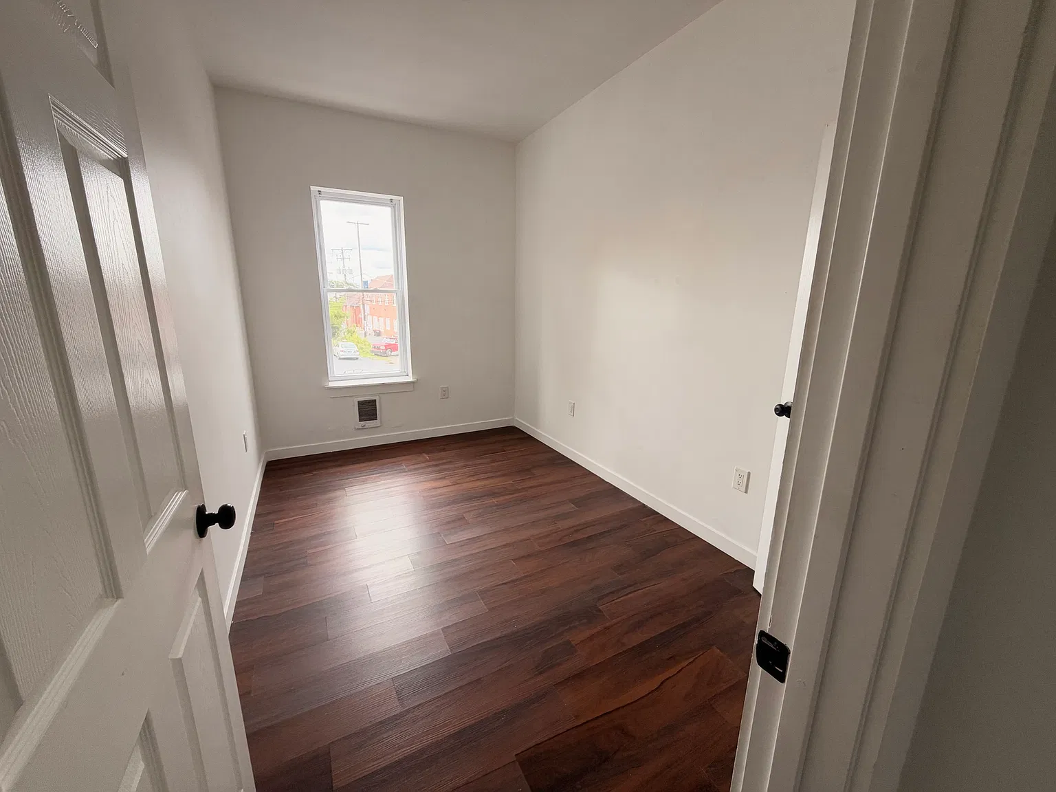 4 bed, $1,450 — Photo 3