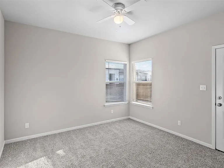 2728-2724 Ginger Ct — Photo 5