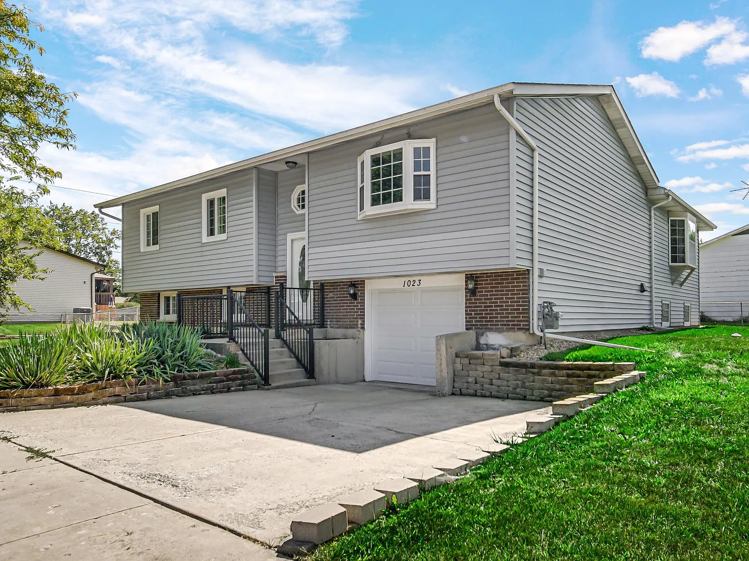 3 bed, 2600 sqft, $3,000 — Photo 2