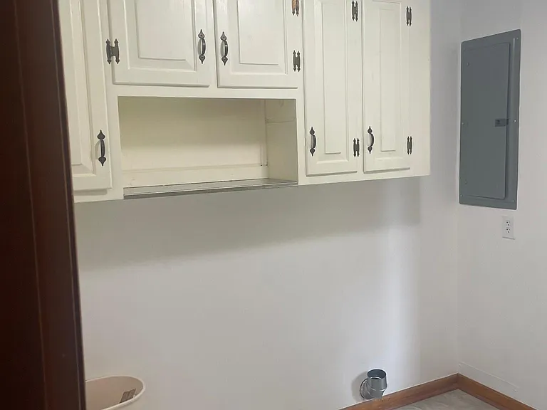 7988 Kenmore Dr — Photo 17