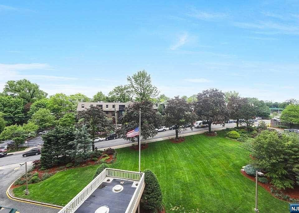 1st image of 555 North Ave Suite 4-L