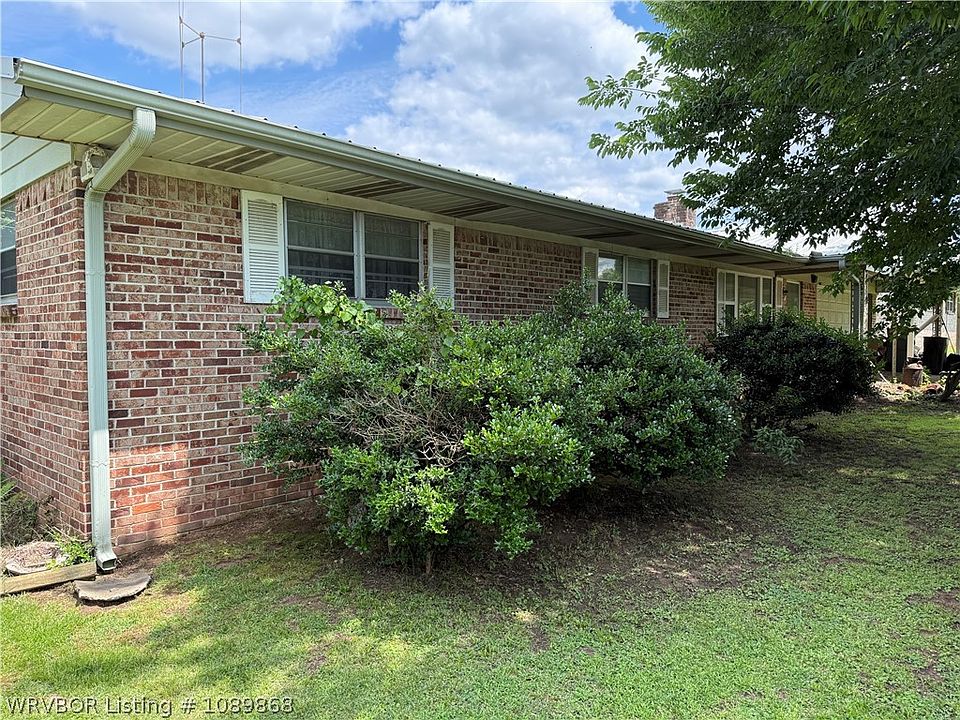 1st image of 206 Maple Dr