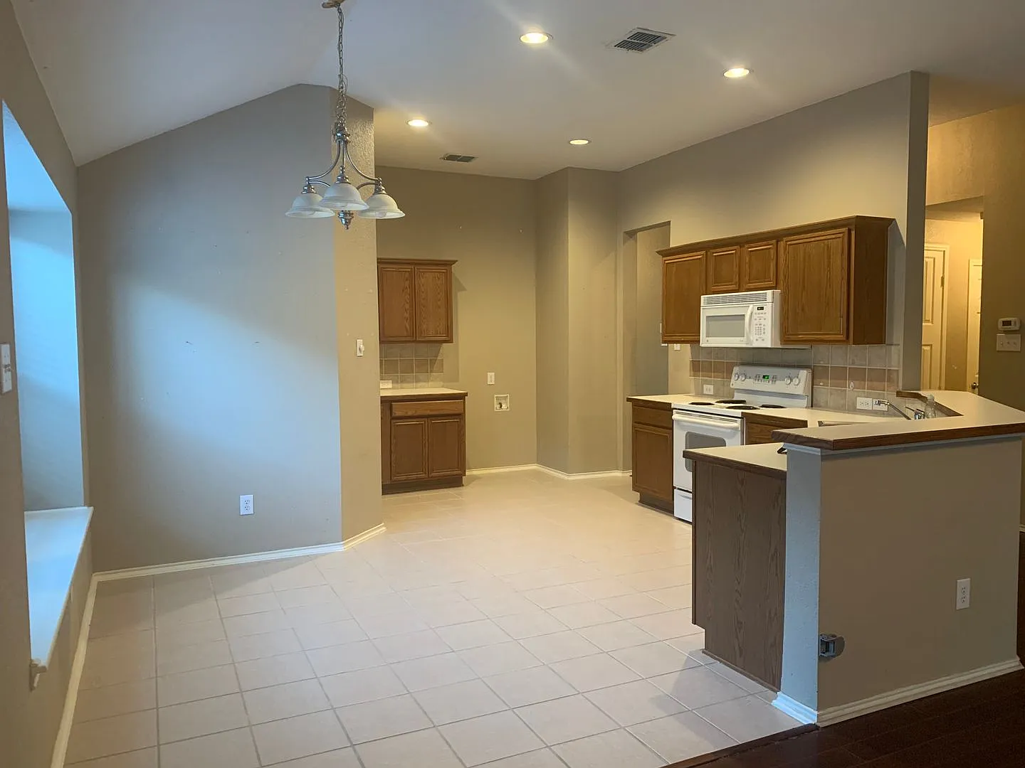 Single story 3 bed-Keller ISD — Photo 2
