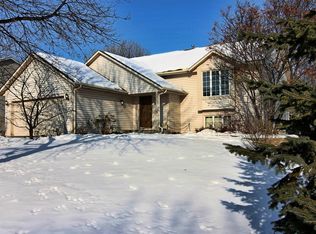 8914 Sequoia Rd, Woodbury, MN 55125