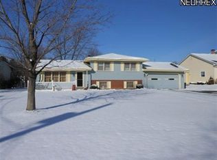 458 Wendemere Dr, Hubbard, OH