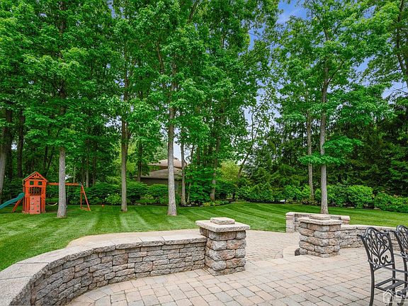 3rd image of 35 Valley Forge Dr