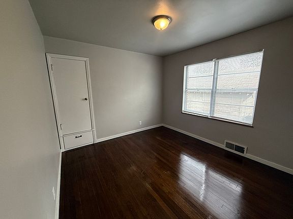 4th image of 3615 Hoagland Ave #3617