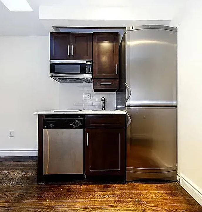 2nd image of 316 W 14th St #25