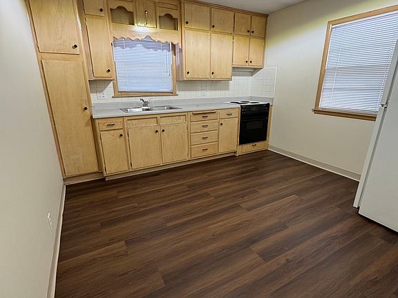 3rd image of 1224 C St #2
