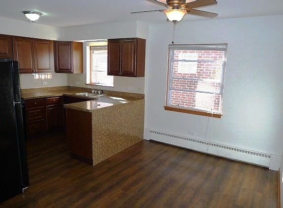 2nd image of 5901 W Montrose Ave APT 2S