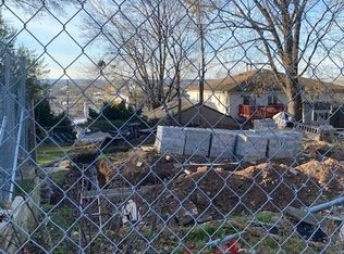 177 Maple St, Fairview, NJ 07022