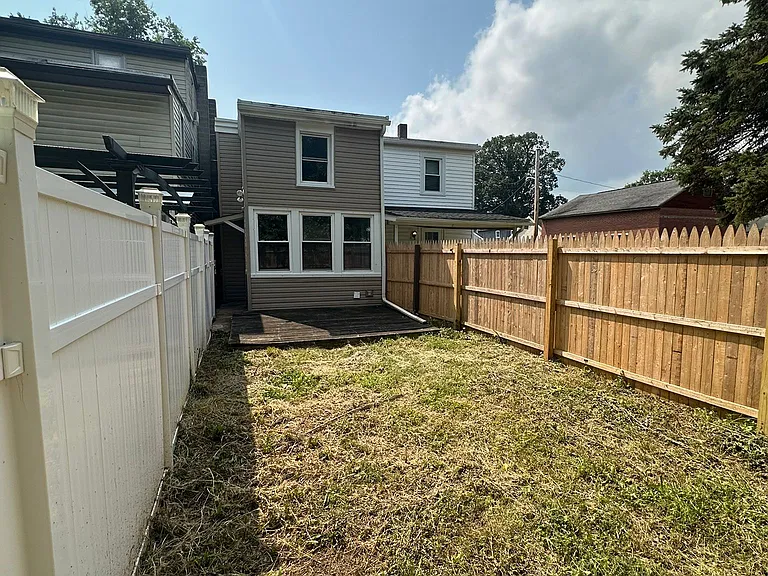 21 Girard Ave — Photo 12