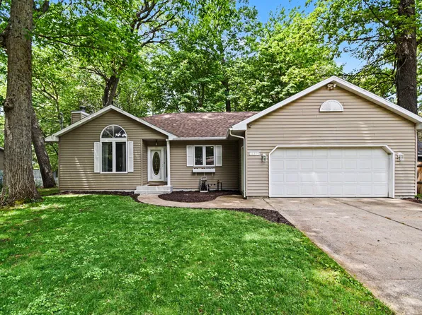 14275 Shiawassee Dr, Grand Haven, MI 49417