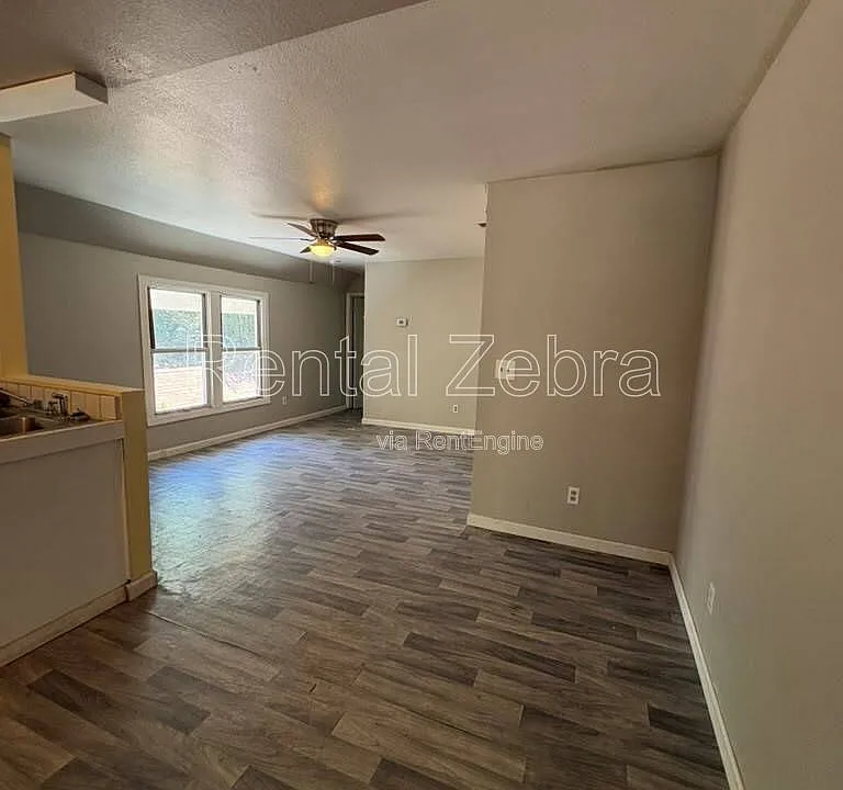 353 W 22nd St
