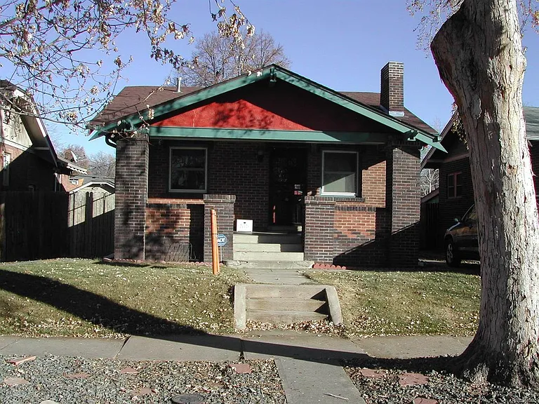 2222 S Lincoln St — Photo 1