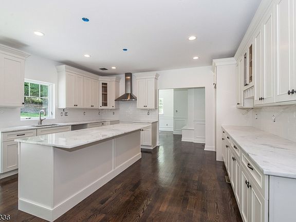 5th image of 118 Grandview Ave