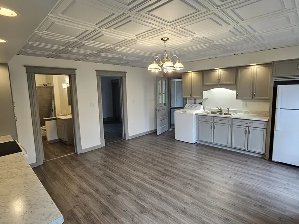 412 E Main St #2, Amsterdam, NY 12010