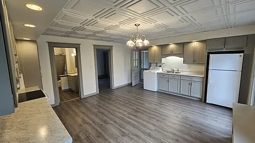 412 E Main St #2 Photo 1