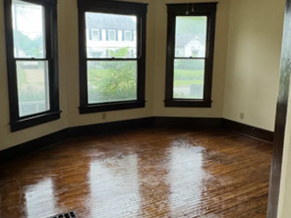 328 E Market St, Warrensburg, MO 64093