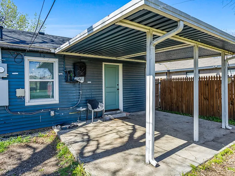 2837 S Hills Ave — Photo 5
