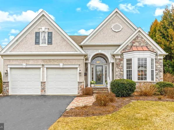 518 Wisteria Dr, Kennett Square, PA 19348