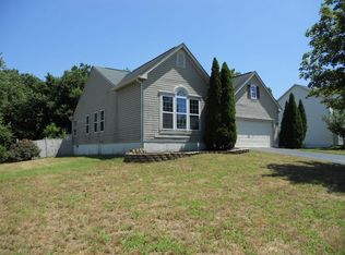 72 Amherst Dr, Burlington, NJ 08016