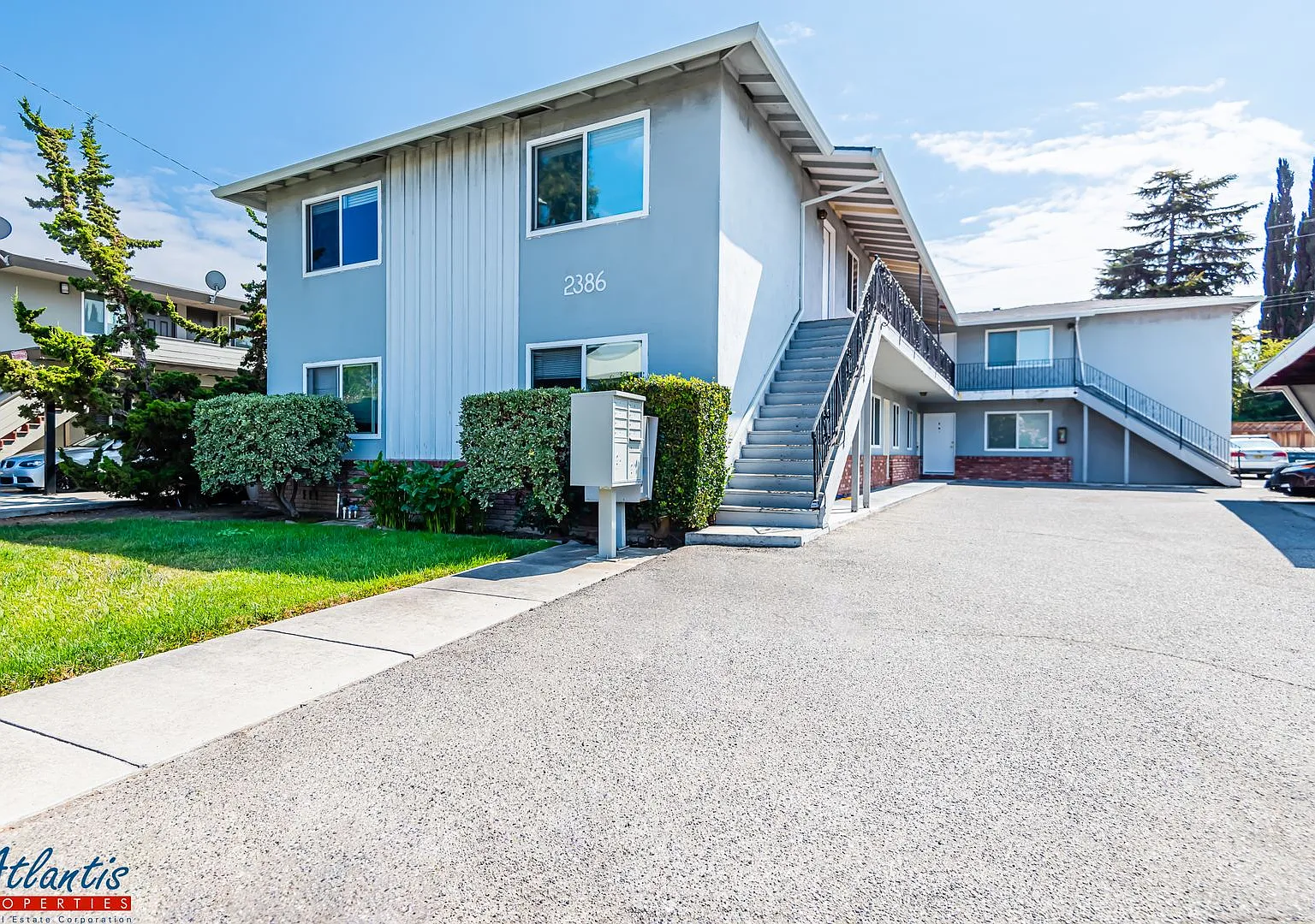 Sutter 2386 — Photo 1