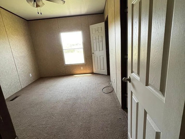 18352 Wilber Rd — Photo 6