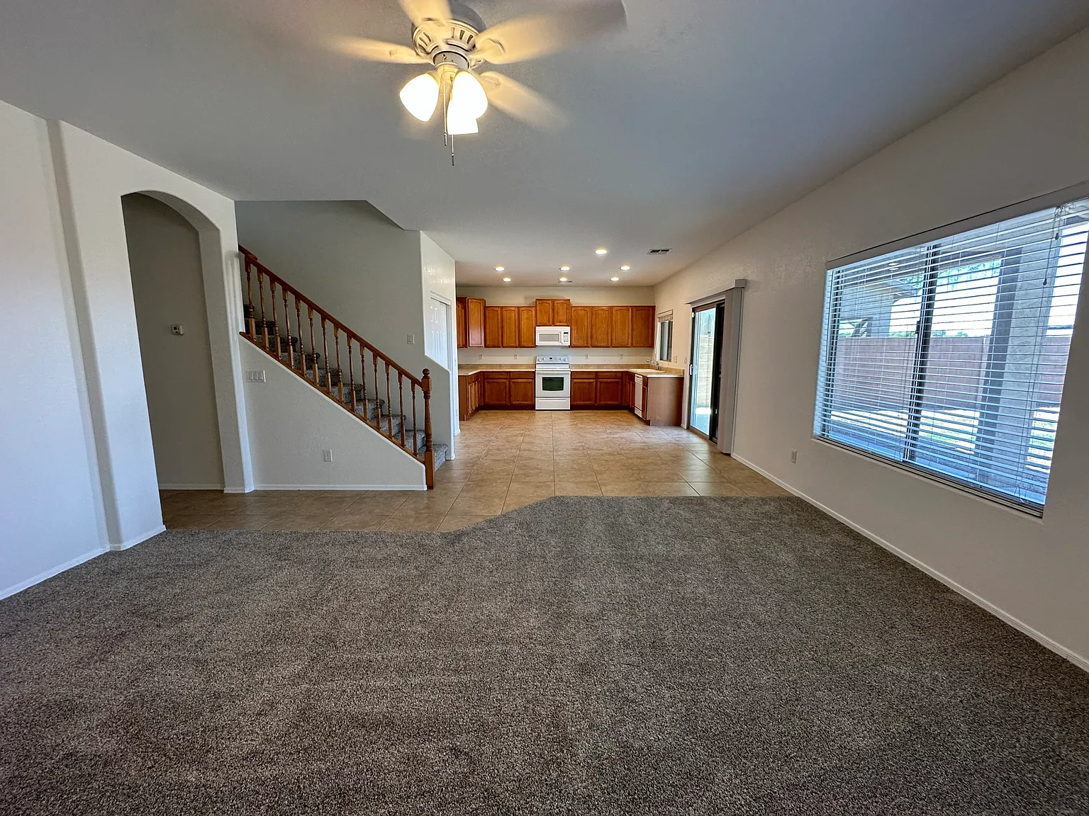 4 bed, 2560 sqft, $2,100 — Photo 3