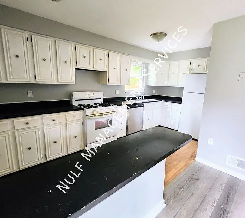 505 Transverse Ave #1