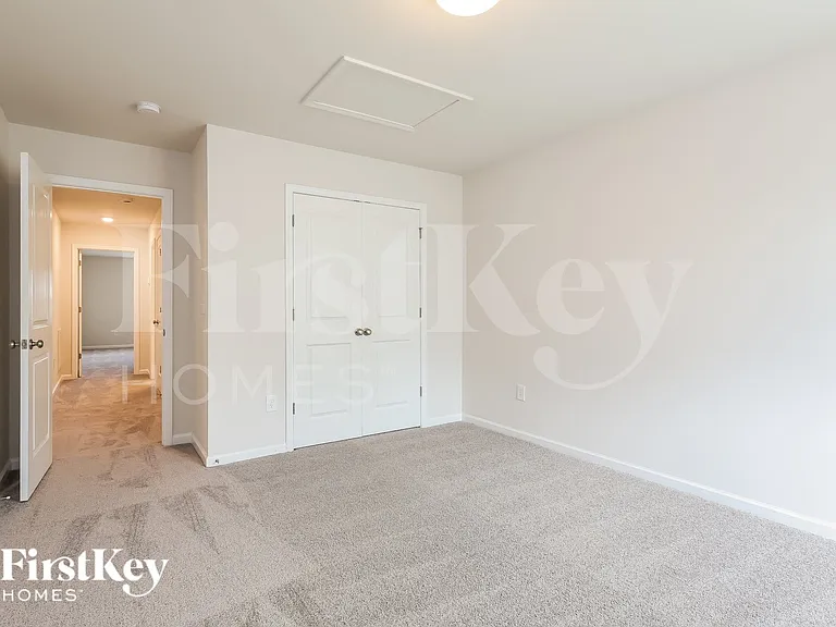 208 Stonefence Dr — Photo 12