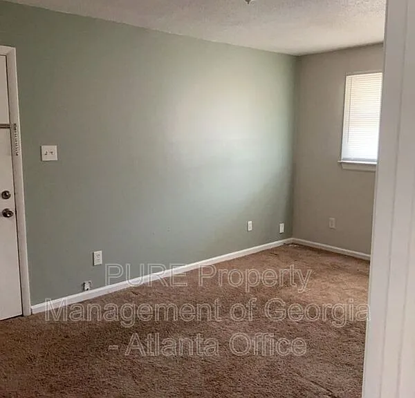314 Sterling St — Photo 12