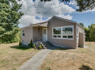 9256 12th Ave NW, Seattle, WA 98117