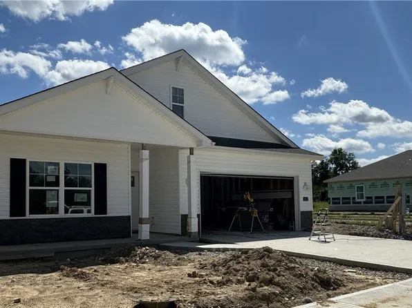 1885 Snowy Ln, Oxford, OH 45056