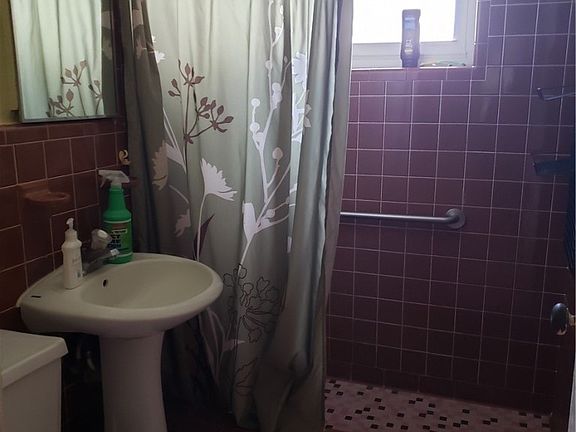 2nd image of 399 Avenue J SW