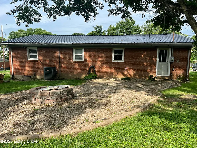 616 Clairview Dr — Photo 10